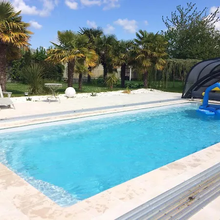 D'une Avec Piscine Partagee Jardin Clos Et Wifi A Saint Martin Des Entrees Apartment *
