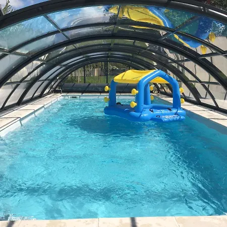 D'une Avec Piscine Partagee Jardin Clos Et Wifi A Saint Martin Des Entrees Apartment Bayeux