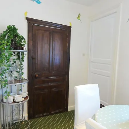 D'une Avec Piscine Partagee Jardin Clos Et Wifi A Saint Martin Des Entrees Apartment